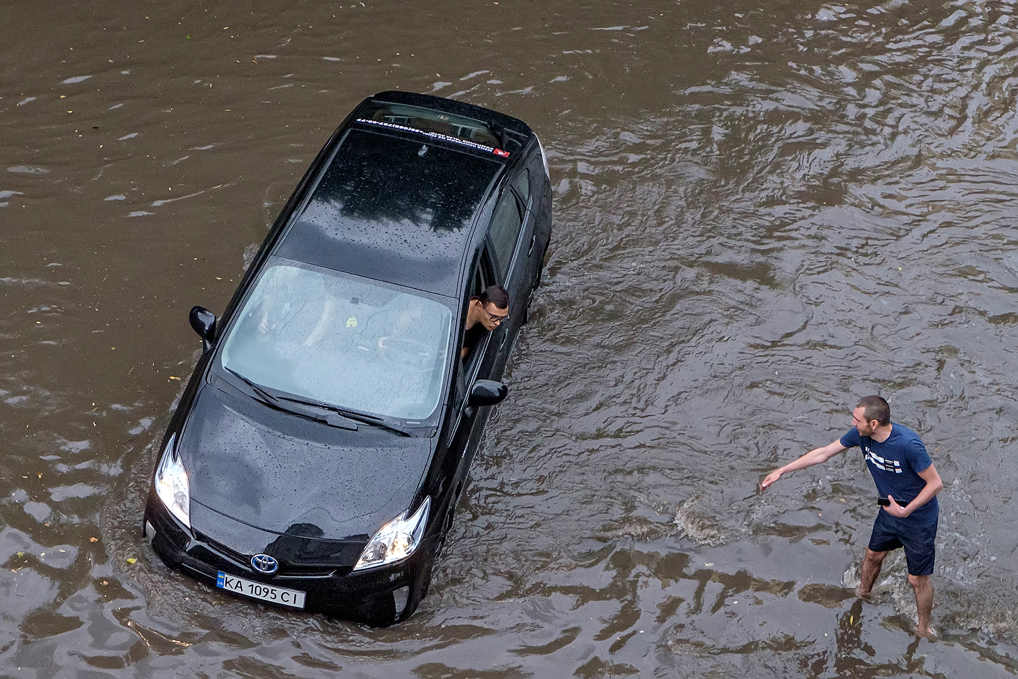 Как дождь влияет на электронные ассистенты в авто: советы водителям